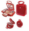 Pupa Fashion red Beauty Bag zawiera: 1 kremowy korektor, 1 podkład w kompakcie, 1 puder prasowany, 1 puder brązujący, 2 róże do policzków, 2 pudry do twarzy i ciała, 7 cieni prasowanych, 5 połyskujących cieni prasowanych, 2 aplikatory do cieni, 1 kredkę do oczu, 1 tusz do rzęs, 8 błyszczyków do ust, 1 kredkę do ust (Cena: 275 zł), Fashion red Beauty Purse: 1 róż do policzków, 4 cienie prasowane, 1 aplikator do cieni, 1 kredkę do oczu, 6 błyszczyków do ust (Cena: 145 zł)