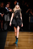 Pokaz kolekcji Versace dla H&M