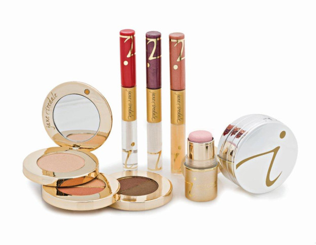 Jesienny niezbędnik   makijaż Jane Iredale Naturally Confident