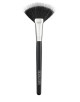 Laura Mercier, Fan Powder Brush (Cena: 96 zł)