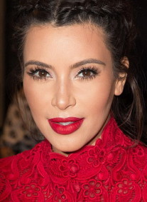 Make-up: Kim Kardashian