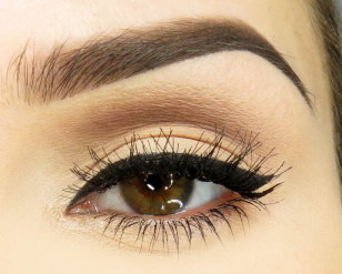 Make-up: Kim Kardashian